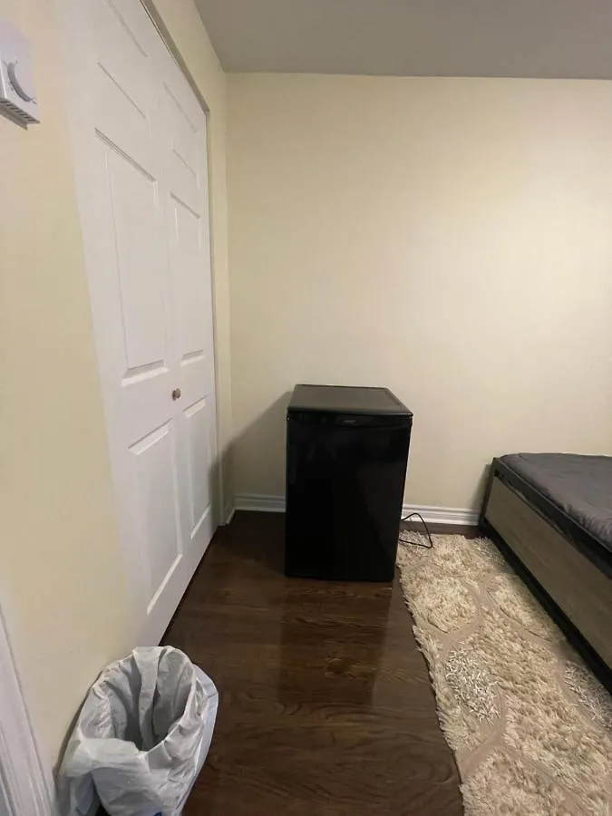 Charming One Bedroom Near Bramalea City Centre Brampton Kanada